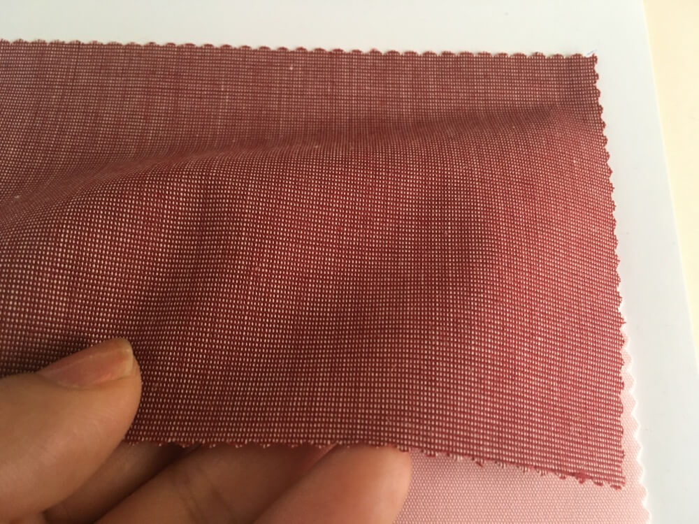 綿ポリ混紡 34sライトウェザーの布サンプル