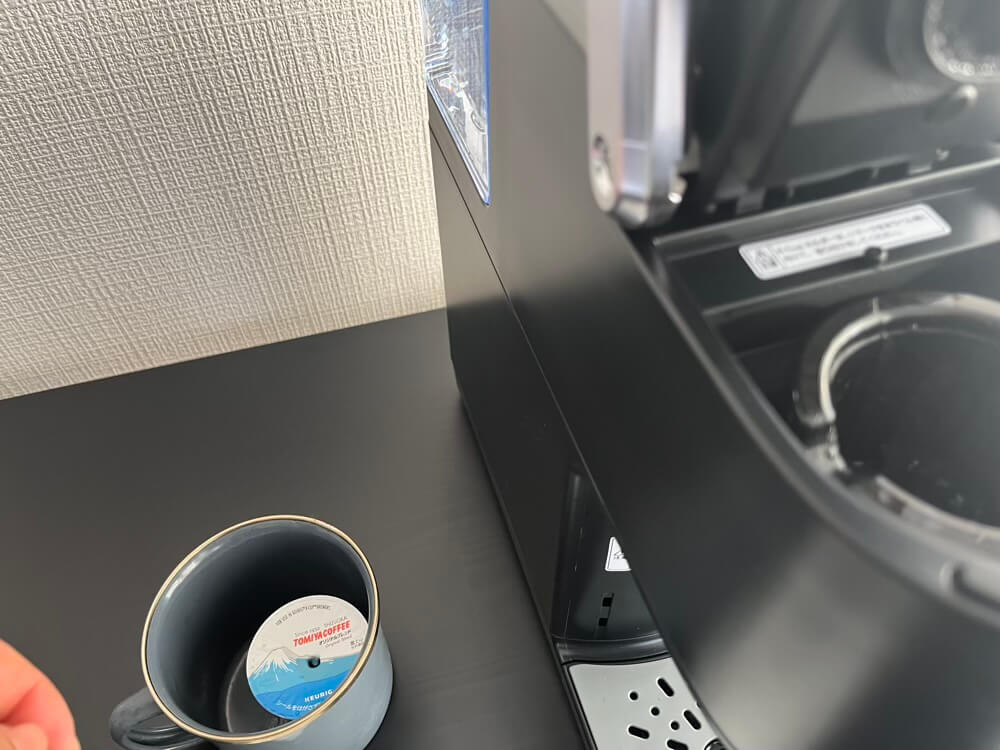 ドリンクカプセル捨てる時の様子