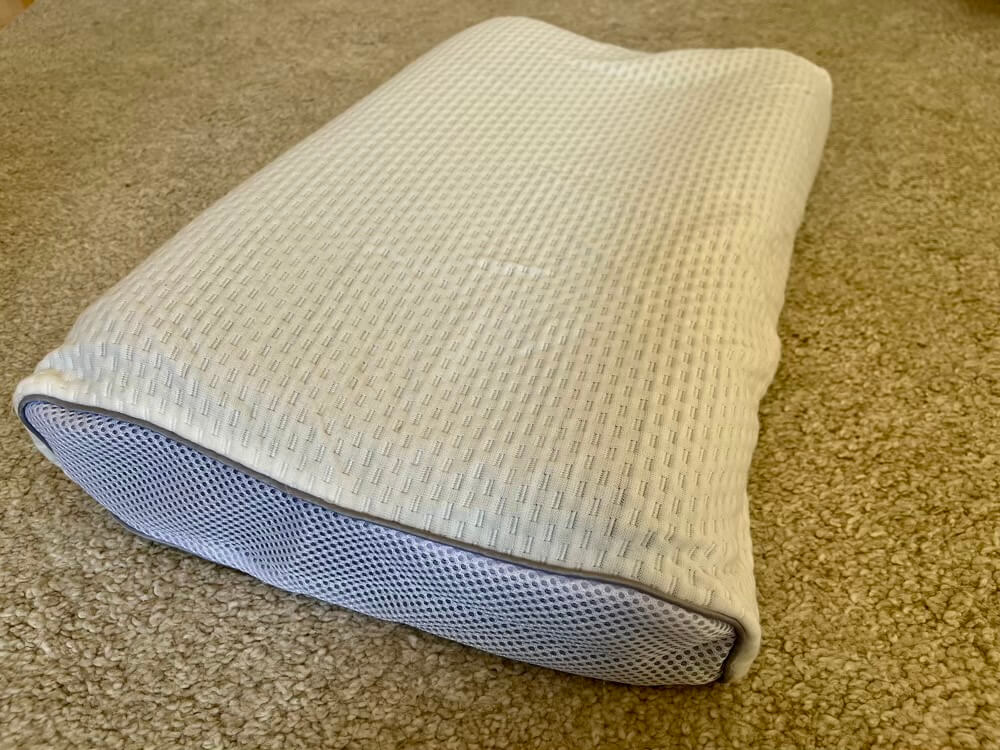 SOOMIN PILLOW枕カバーを装着した様子