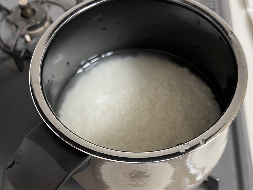 WMFマルチポットでご飯を炊いている様子